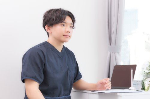 医師による診察の様子